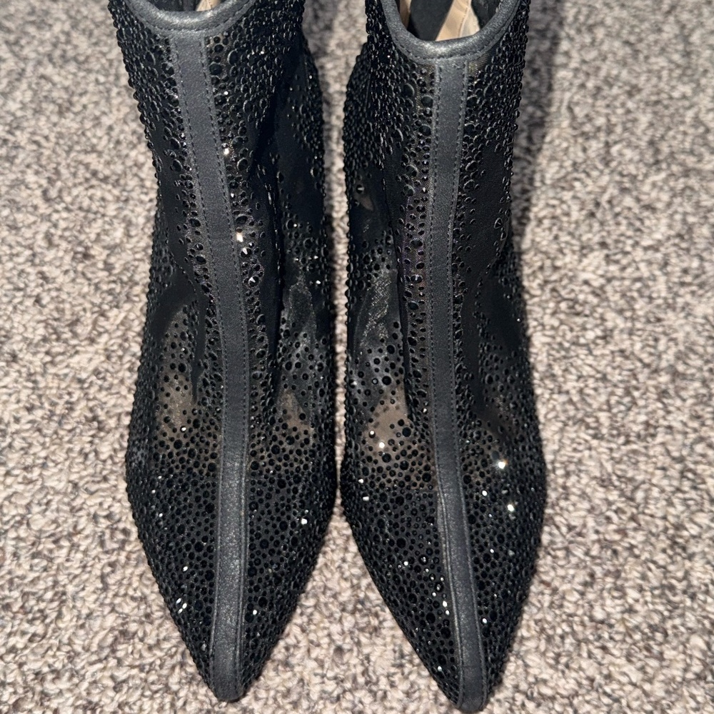 Adrienne Vittadini Noon Boot- excellent condition.